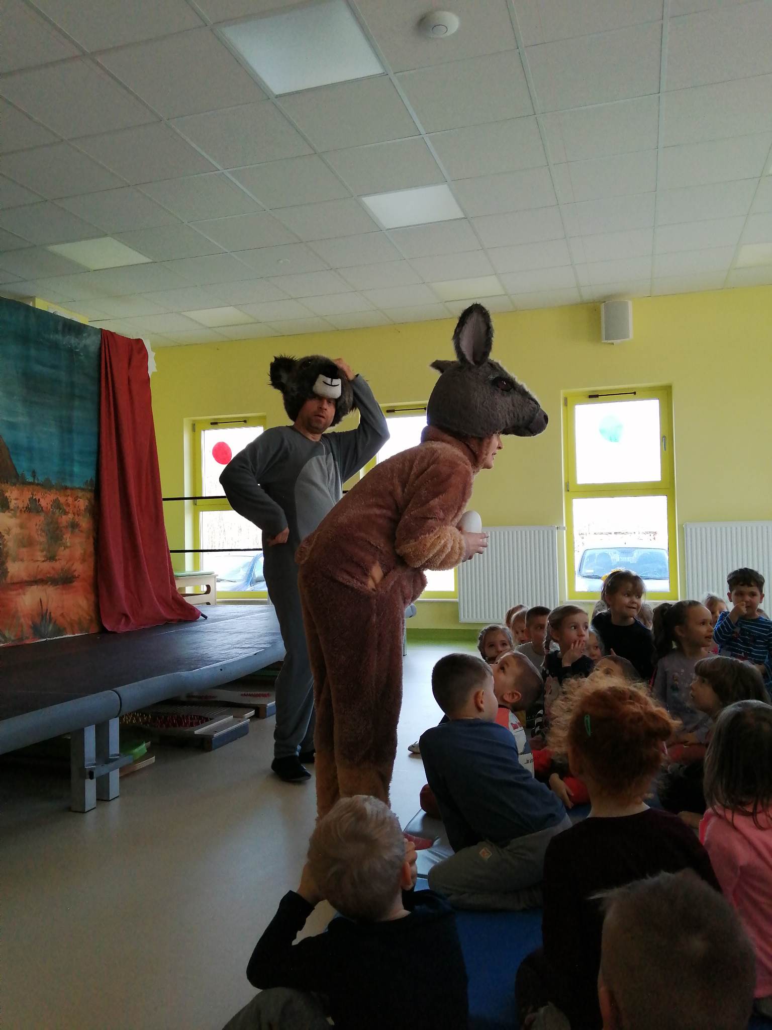 Teatr ” Małe Formy Teatralne” – przedstawienie „Jak koala przyjaciela znalazł”